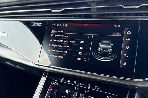  Audi RS Q8 4.0 TFSI V8 Tiptronic quattro Euro 6 (s/s) 5dr Thumbnail #49