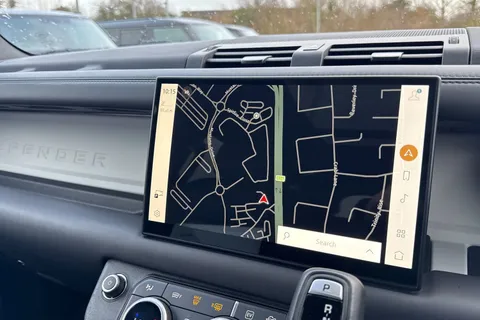 KR74EUW Land Rover Defender 110 2.0 P300e X-Dynamic HSE 5dr Thumbnail #13