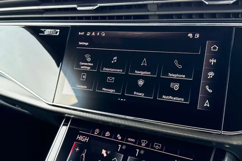  Audi RS Q8 4.0 TFSI V8 Tiptronic quattro Euro 6 (s/s) 5dr Thumbnail #53