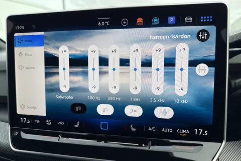  Volkswagen Golf 2.0 TSI R Black Edition DSG 4Motion Euro 6 (s/s) 5dr Thumbnail #53