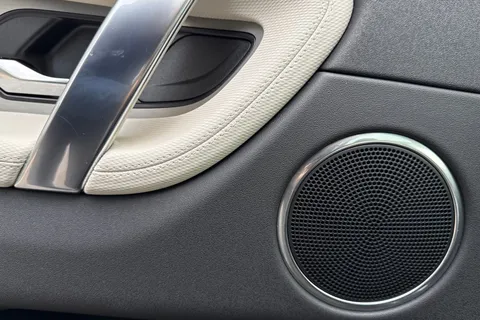 25 of 51 for Land Rover Discovery Sport 1.5 P300e 12.2kWh Urban Edition SUV 5dr Petrol Plug-in Hybrid Auto 4WD Euro 6 (s/s) (309 ps)