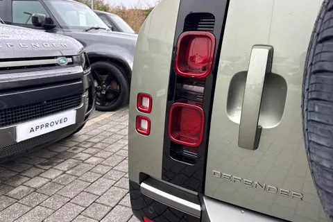 KR74EUW Land Rover Defender 110 2.0 P300e X-Dynamic HSE 5dr Thumbnail #27