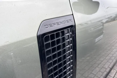 KR74EUW Land Rover Defender 110 2.0 P300e X-Dynamic HSE 5dr Thumbnail #29