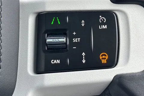 KR74EUW Land Rover Defender 110 2.0 P300e X-Dynamic HSE 5dr Thumbnail #34