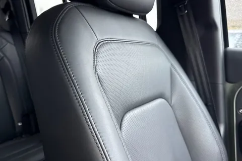 KR74EUW Land Rover Defender 110 2.0 P300e X-Dynamic HSE 5dr Thumbnail #49