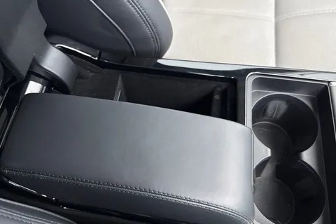 KS74DFP Land Rover Range Rover Velar 3.0 D300 Dynamic HSE 5dr Thumbnail #48