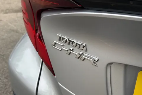 FD22ADV Toyota C-Hr 2.0 VVT-h Excel CVT Euro 6 (s/s) 5dr Thumbnail #28