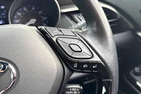 FD22ADV Toyota C-Hr 2.0 VVT-h Excel CVT Euro 6 (s/s) 5dr Thumbnail #32