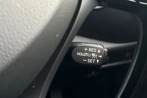 FD22ADV Toyota C-Hr 2.0 VVT-h Excel CVT Euro 6 (s/s) 5dr Thumbnail #33