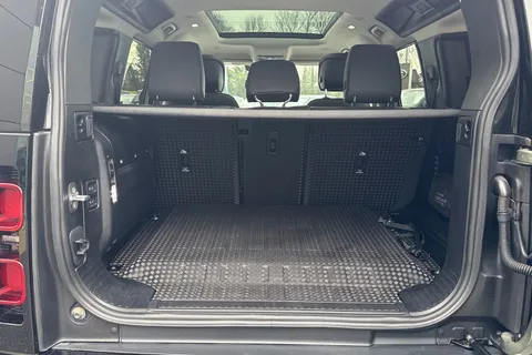 KN73VPF Land Rover Defender 110 2.0 P400e X-Dynamic HSE 5dr Thumbnail #11