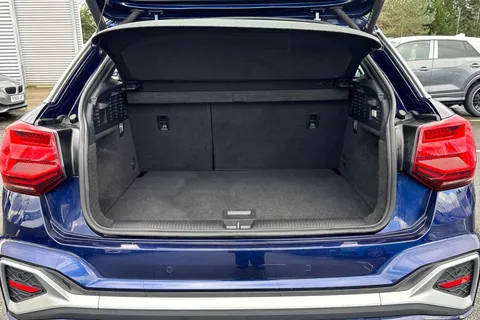 GL21BVK Audi Q2 S line 35 TDI quattro 150 PS S tronic Thumbnail #8