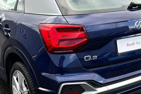 GL21BVK Audi Q2 S line 35 TDI quattro 150 PS S tronic Thumbnail #9