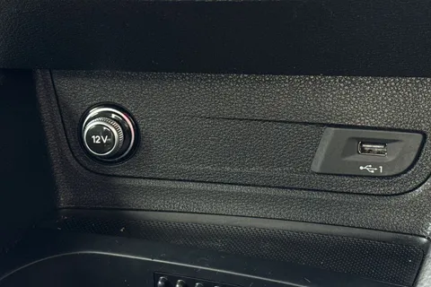 GL21BVK Audi Q2 S line 35 TDI quattro 150 PS S tronic Thumbnail #47