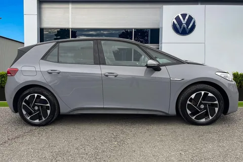 CX22XBW Volkswagen ID.3 107KW Life Pro 58kWh 5dr Auto ⭐Heat Pump, 18' East Derry Alloys⭐ Thumbnail #4