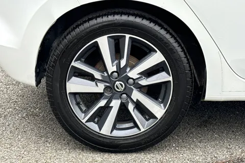 DV18NCU Nissan Micra 1.5 dCi N-Connecta Euro 6 (s/s) 5dr Thumbnail #12