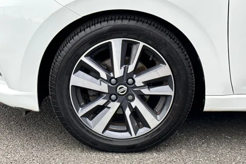 DV18NCU Nissan Micra 1.5 dCi N-Connecta Euro 6 (s/s) 5dr Thumbnail #14