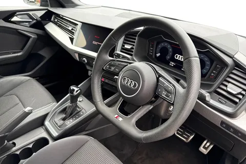 DE75CJV Audi A1 Black Edition 35 TFSI  150 PS S tronic Thumbnail #15