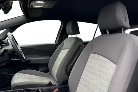 CX22XBW Volkswagen ID.3 107KW Life Pro 58kWh 5dr Auto ⭐Heat Pump, 18' East Derry Alloys⭐ Thumbnail #17