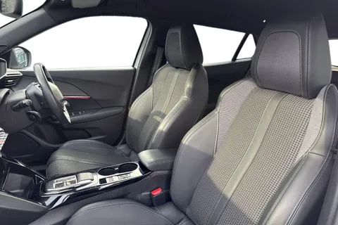 CF72JWG PEUGEOT e-2008 50kWh GT Auto 5dr (7kW Charger) Thumbnail #17