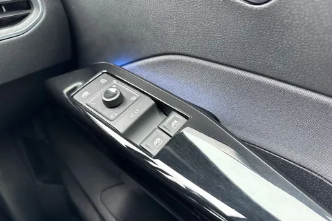 CX22XBW Volkswagen ID.3 107KW Life Pro 58kWh 5dr Auto ⭐Heat Pump, 18' East Derry Alloys⭐ Thumbnail #22