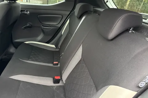 DV18NCU Nissan Micra 1.5 dCi N-Connecta Euro 6 (s/s) 5dr Thumbnail #20