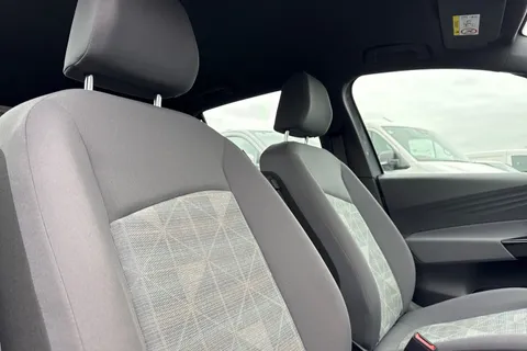 CX22XBW Volkswagen ID.3 107KW Life Pro 58kWh 5dr Auto ⭐Heat Pump, 18' East Derry Alloys⭐ Thumbnail #25