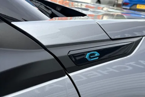 CF72JWG PEUGEOT e-2008 50kWh GT Auto 5dr (7kW Charger) Thumbnail #29