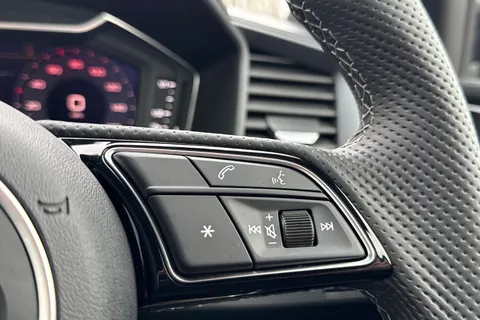 DE75CJV Audi A1 Black Edition 35 TFSI  150 PS S tronic Thumbnail #27