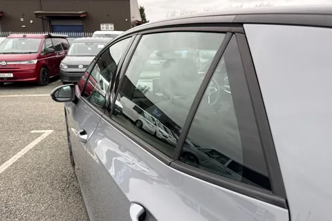 CX22XBW Volkswagen ID.3 107KW Life Pro 58kWh 5dr Auto ⭐Heat Pump, 18' East Derry Alloys⭐ Thumbnail #32