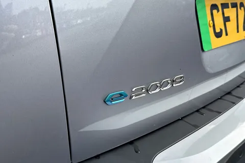 CF72JWG PEUGEOT e-2008 50kWh GT Auto 5dr (7kW Charger) Thumbnail #37