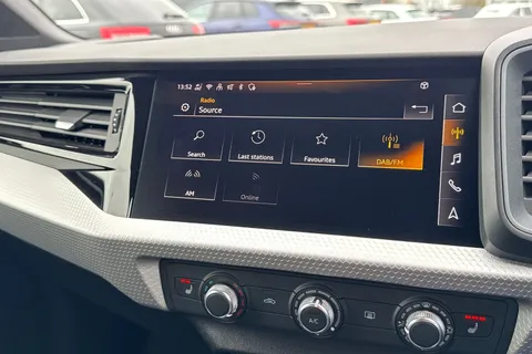 DE75CJV Audi A1 Black Edition 35 TFSI  150 PS S tronic Thumbnail #35