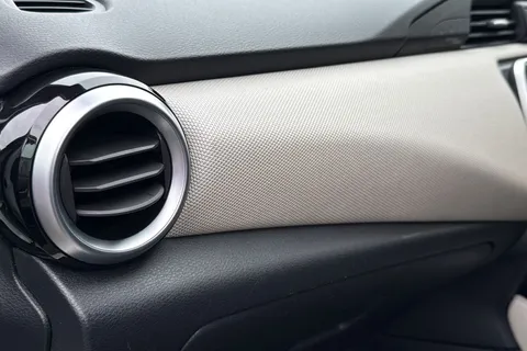 DV18NCU Nissan Micra 1.5 dCi N-Connecta Euro 6 (s/s) 5dr Thumbnail #36