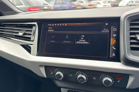 DE75CJV Audi A1 Black Edition 35 TFSI  150 PS S tronic Thumbnail #37