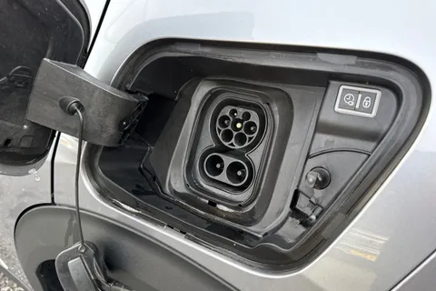 CF72JWG PEUGEOT e-2008 50kWh GT Auto 5dr (7kW Charger) Thumbnail #40