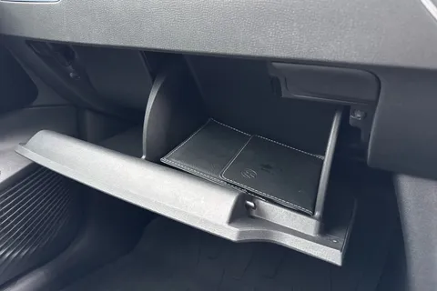 CX22XBW Volkswagen ID.3 107KW Life Pro 58kWh 5dr Auto ⭐Heat Pump, 18' East Derry Alloys⭐ Thumbnail #40