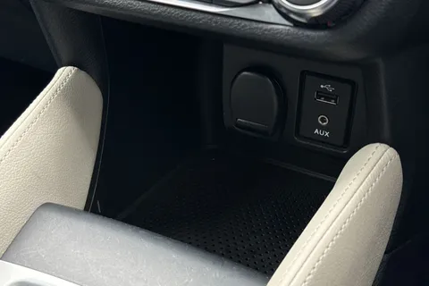 DV18NCU Nissan Micra 1.5 dCi N-Connecta Euro 6 (s/s) 5dr Thumbnail #42