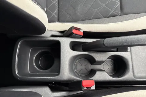 DV18NCU Nissan Micra 1.5 dCi N-Connecta Euro 6 (s/s) 5dr Thumbnail #44