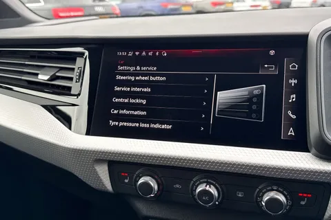 DE75CJV Audi A1 Black Edition 35 TFSI  150 PS S tronic Thumbnail #44