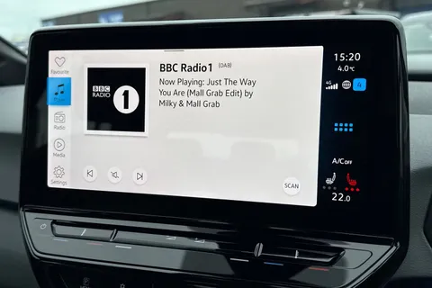 CX22XBW Volkswagen ID.3 107KW Life Pro 58kWh 5dr Auto ⭐Heat Pump, 18' East Derry Alloys⭐ Thumbnail #47