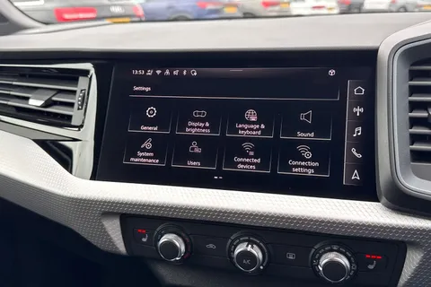 DE75CJV Audi A1 Black Edition 35 TFSI  150 PS S tronic Thumbnail #45