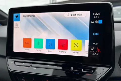 CX22XBW Volkswagen ID.3 107KW Life Pro 58kWh 5dr Auto ⭐Heat Pump, 18' East Derry Alloys⭐ Thumbnail #53