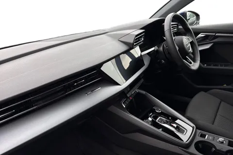 MC25KZT Audi A3 Sport 30 TFSI 116 PS S tronic Thumbnail #16