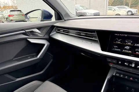 MC25KZT Audi A3 Sport 30 TFSI 116 PS S tronic Thumbnail #21