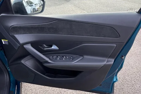 20 of 66 for PEUGEOT 408 1.2 HYBRID GT Fastback e-DSC6 Euro 6 (s/s) 5dr