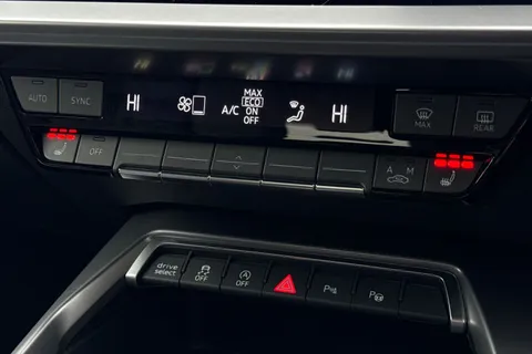 22 of 67 for Audi RS 3 RS 3 Saloon 400 PS S tronic