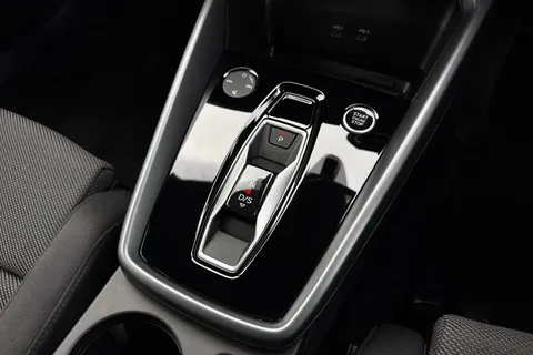 MC25KZT Audi A3 Sport 30 TFSI 116 PS S tronic Thumbnail #24