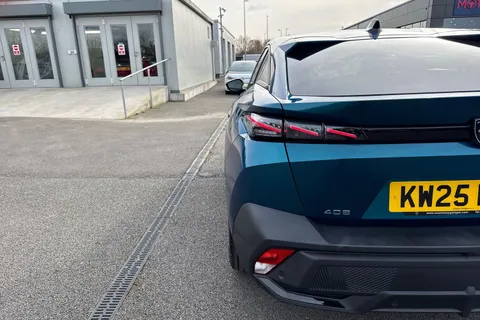 30 of 66 for PEUGEOT 408 1.2 HYBRID GT Fastback e-DSC6 Euro 6 (s/s) 5dr