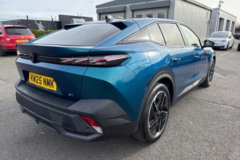 32 of 66 for PEUGEOT 408 1.2 HYBRID GT Fastback e-DSC6 Euro 6 (s/s) 5dr