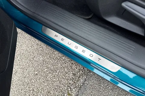 36 of 66 for PEUGEOT 408 1.2 HYBRID GT Fastback e-DSC6 Euro 6 (s/s) 5dr