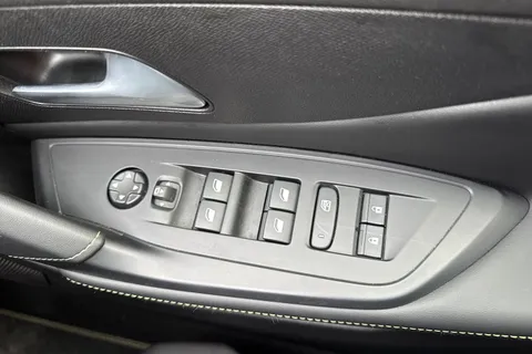 39 of 66 for PEUGEOT 408 1.2 HYBRID GT Fastback e-DSC6 Euro 6 (s/s) 5dr